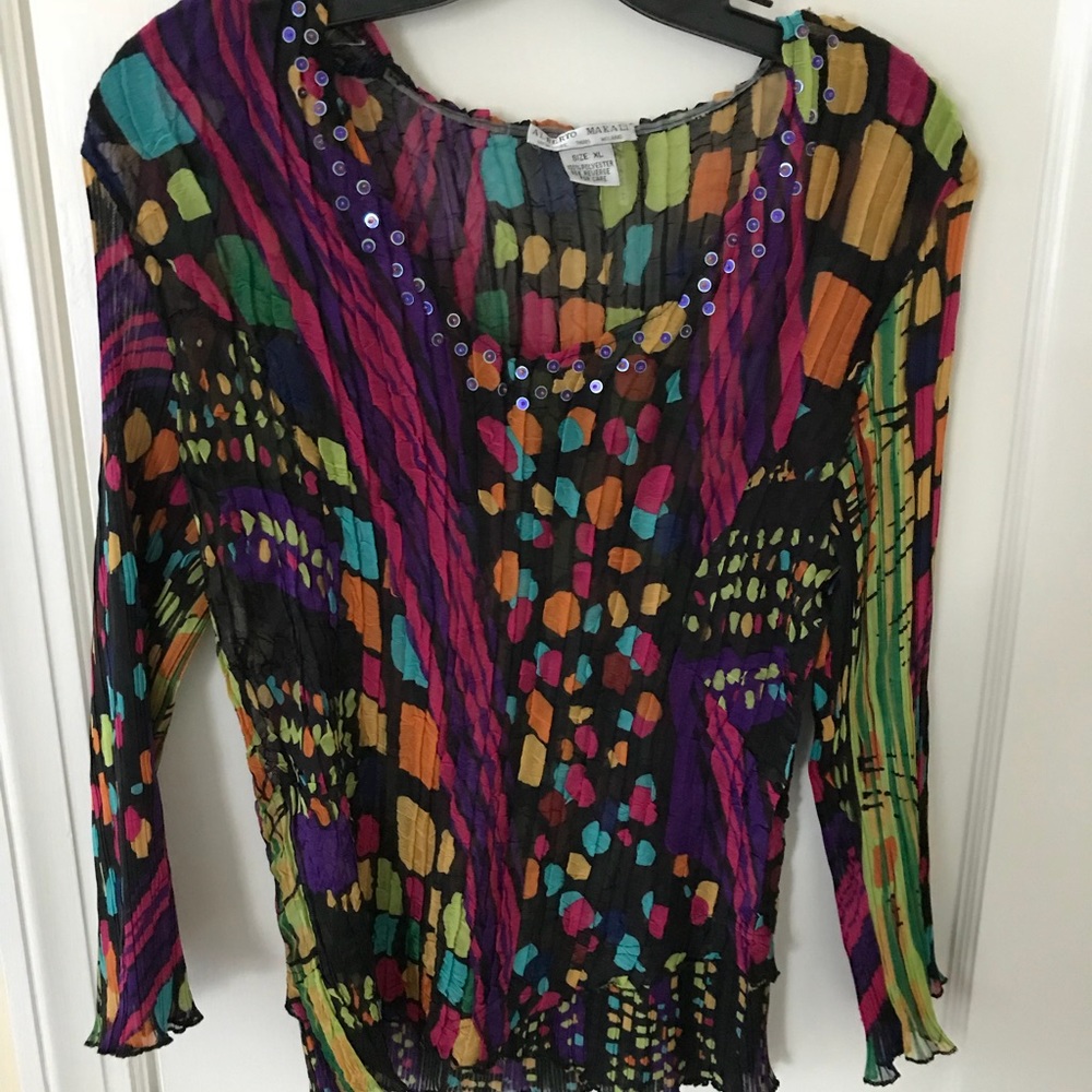 Alberto Makali Sheer crinkle top, black multi.